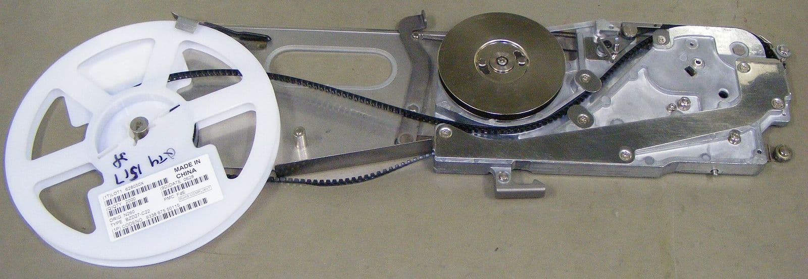 Surface-mount component feeder